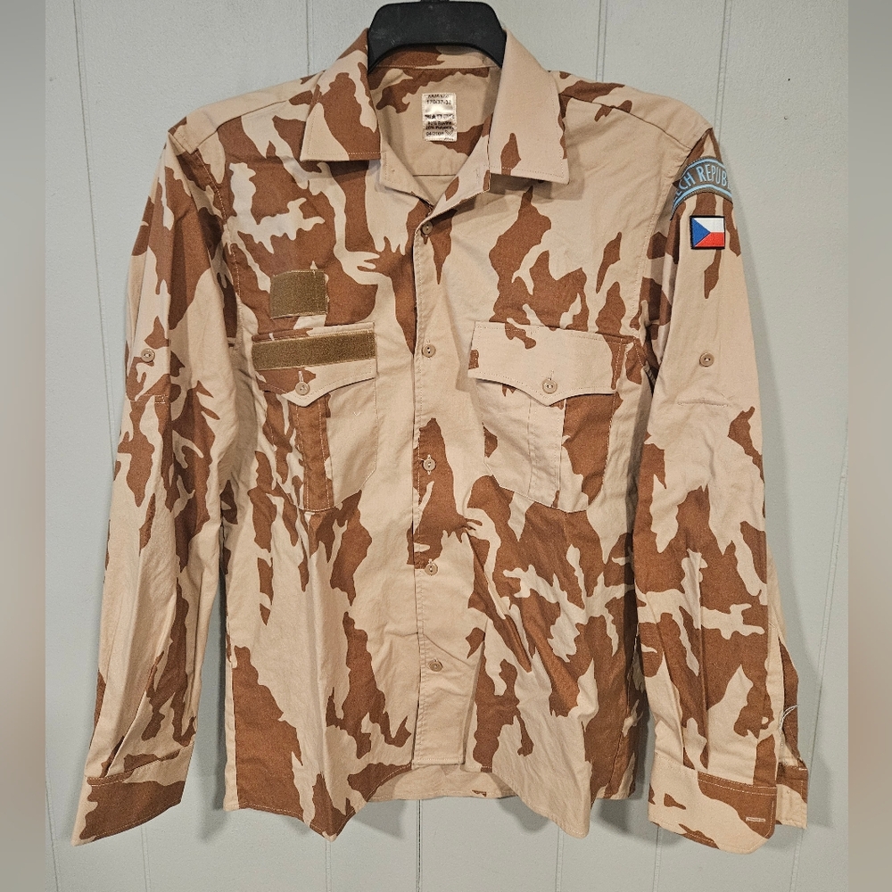 New Unissued Czech VZ95 Desert Camouflage M95 DBU Military Field Shirt 170/37-38